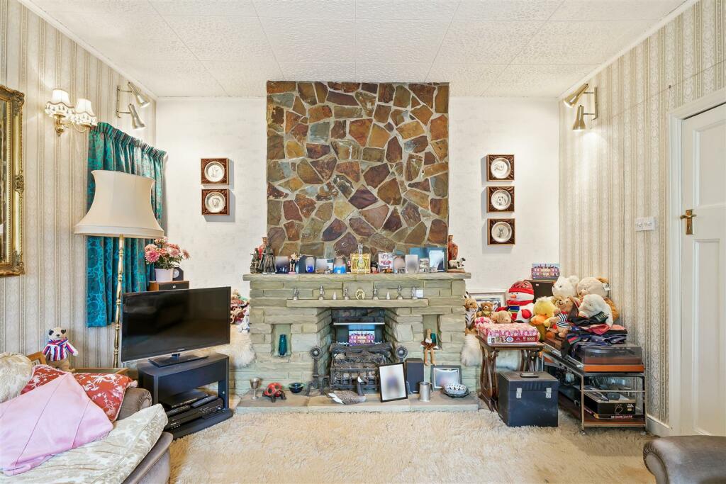 Fireplace.jpg
