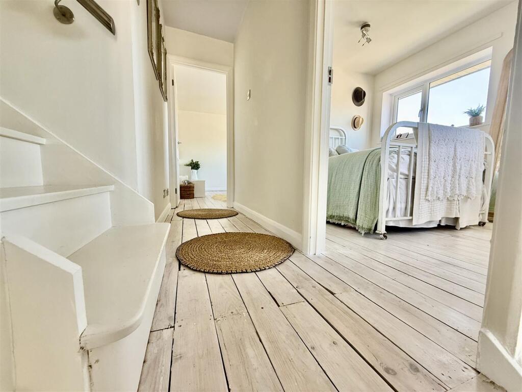 Upstairs hall.jpg