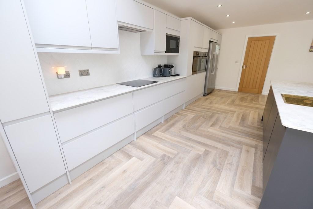 OPEN PLAN ROOM