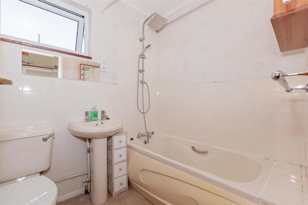 Rockingham Close_6.jpg