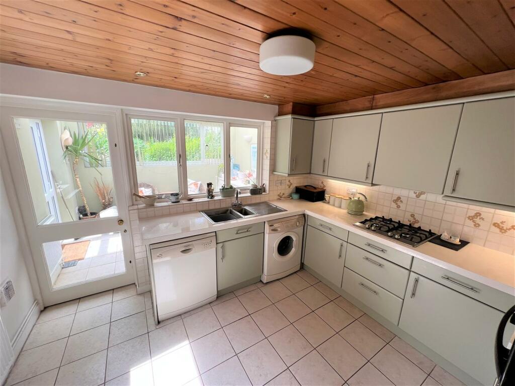 Kitchen A.JPG
