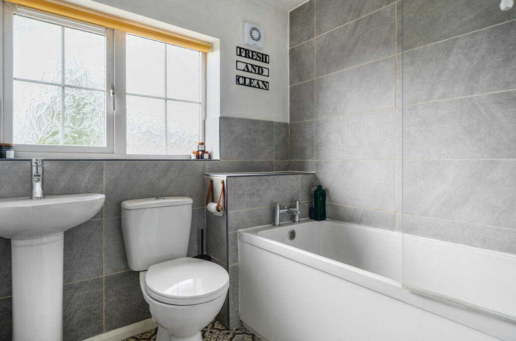 1353084-4-68c8159...