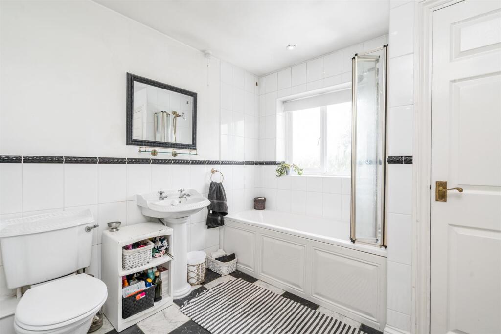 16 Longdon Road_31.jpg