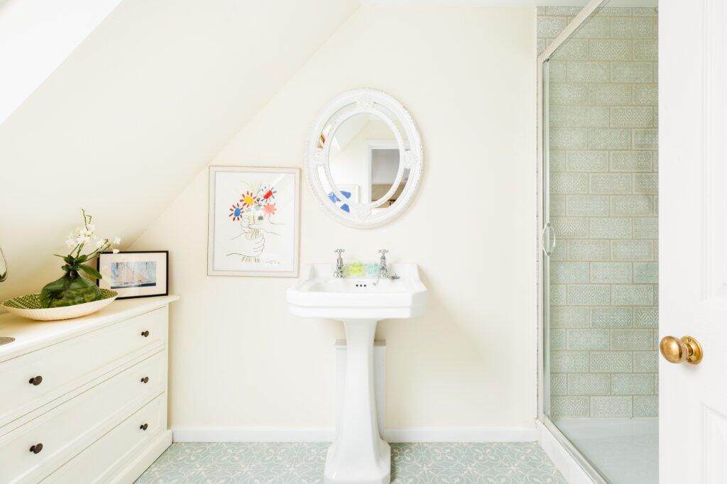Sf Shower Room