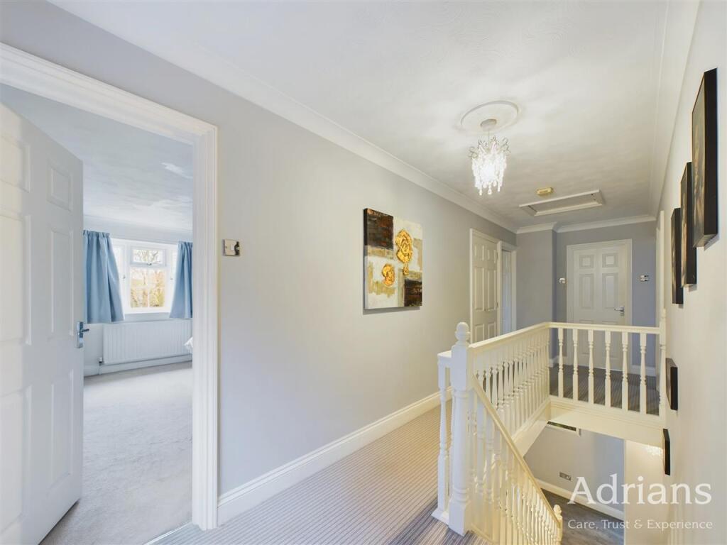 FIRST FLOOR LANDING