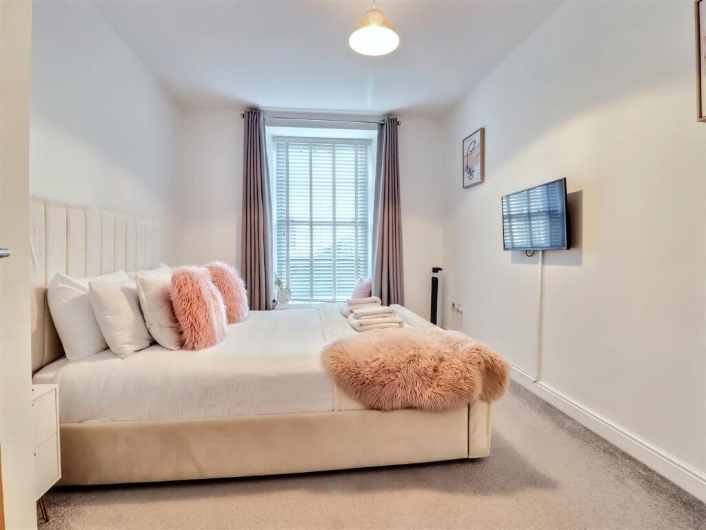 Bedroom Flat 5