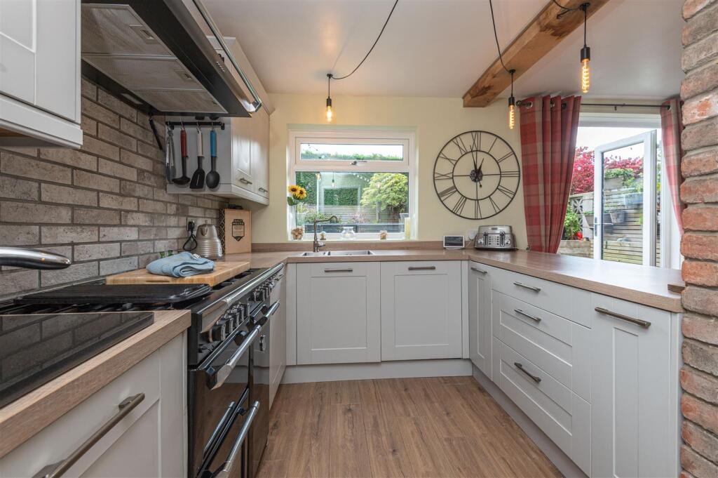 County Kitchen with Range Cooker