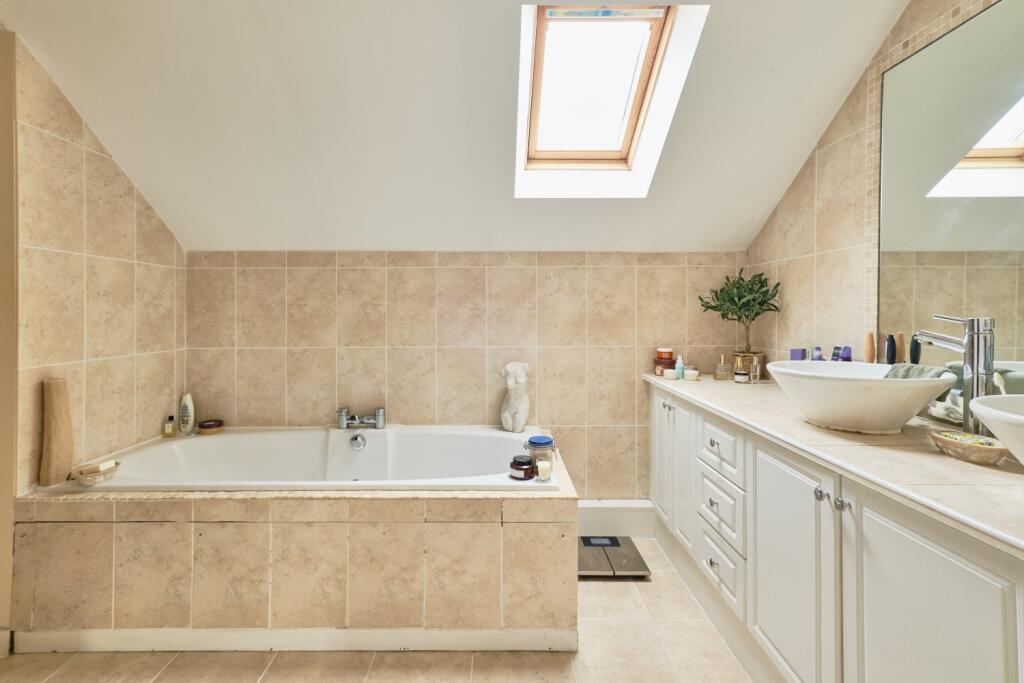 EdisonFord_8AmberleyWay(Nov24)_345(print)