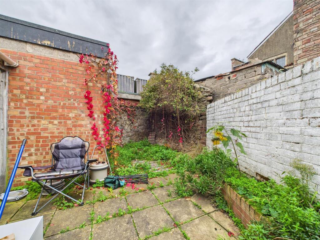 11 - Block of Flats for Auction, Easton, Bristol.j