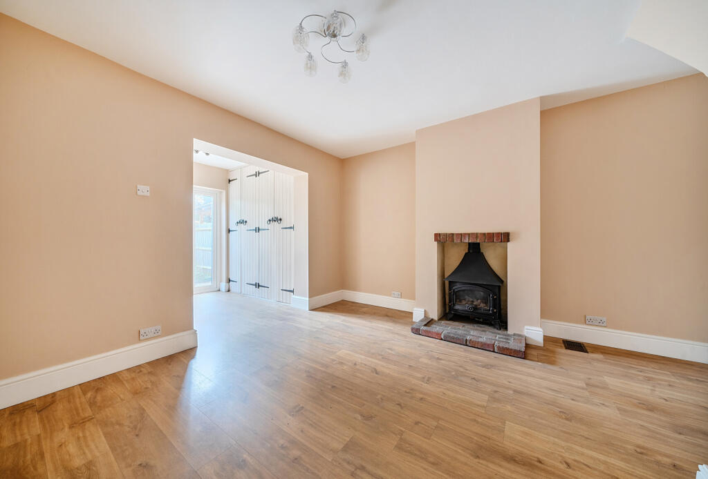 1304516-7-6846f94...