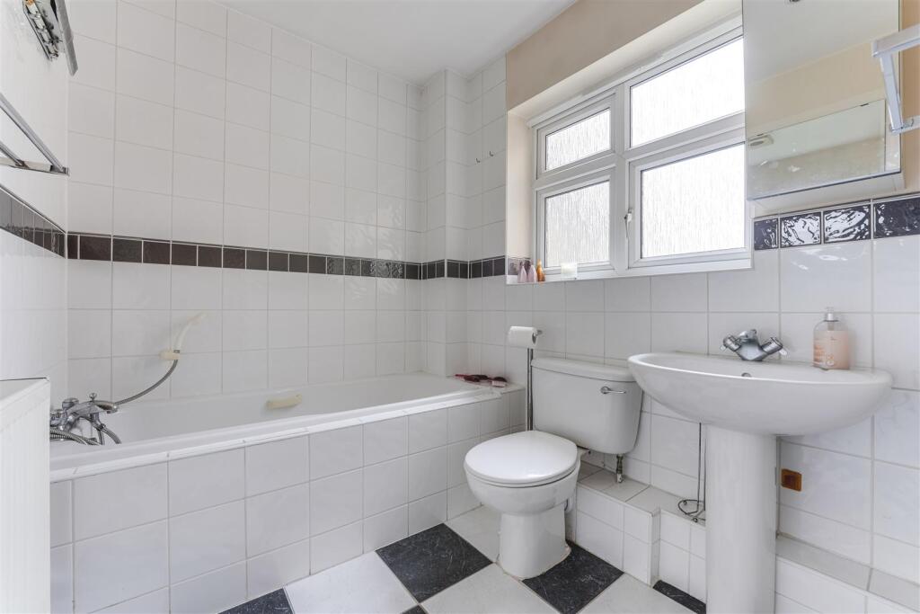 3 Pasters Court-14.jpg