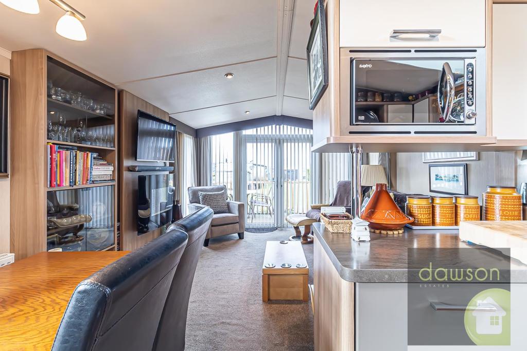 Lounge/Kitchen