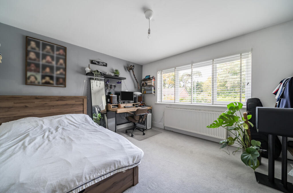 1363692-11-68e522...