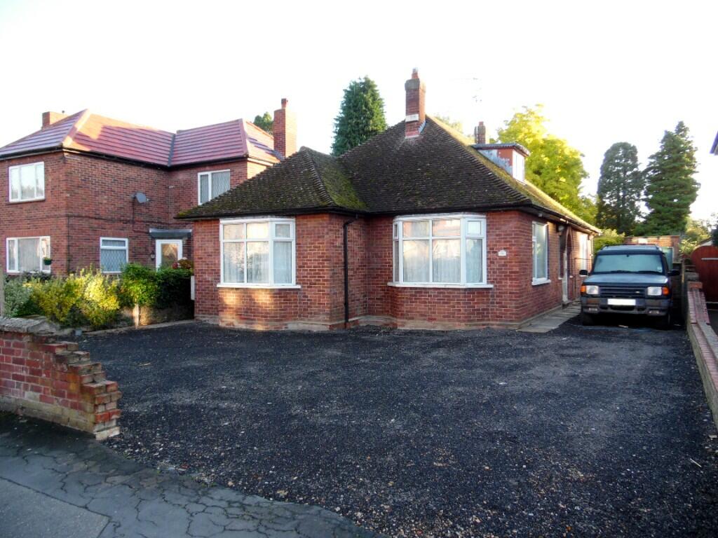 FRONT &amp; DRIVEWAY