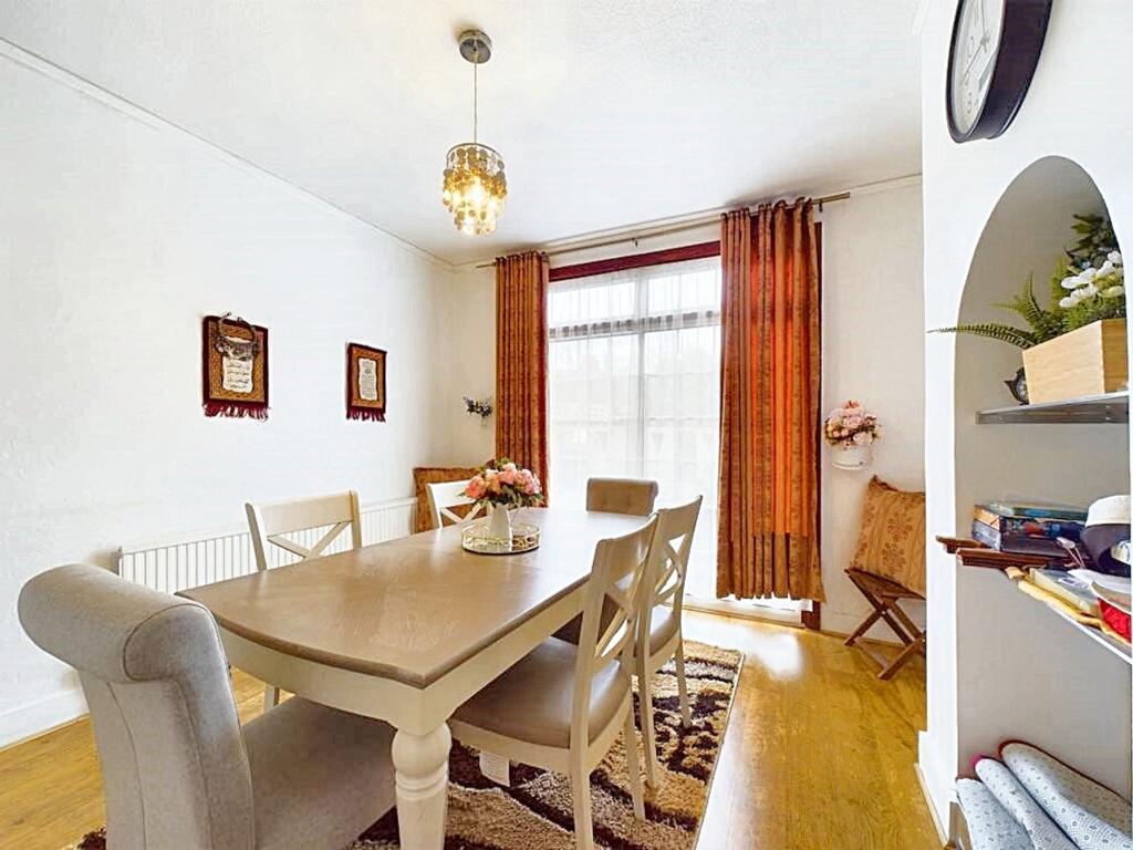Bexhill Road, London, N11