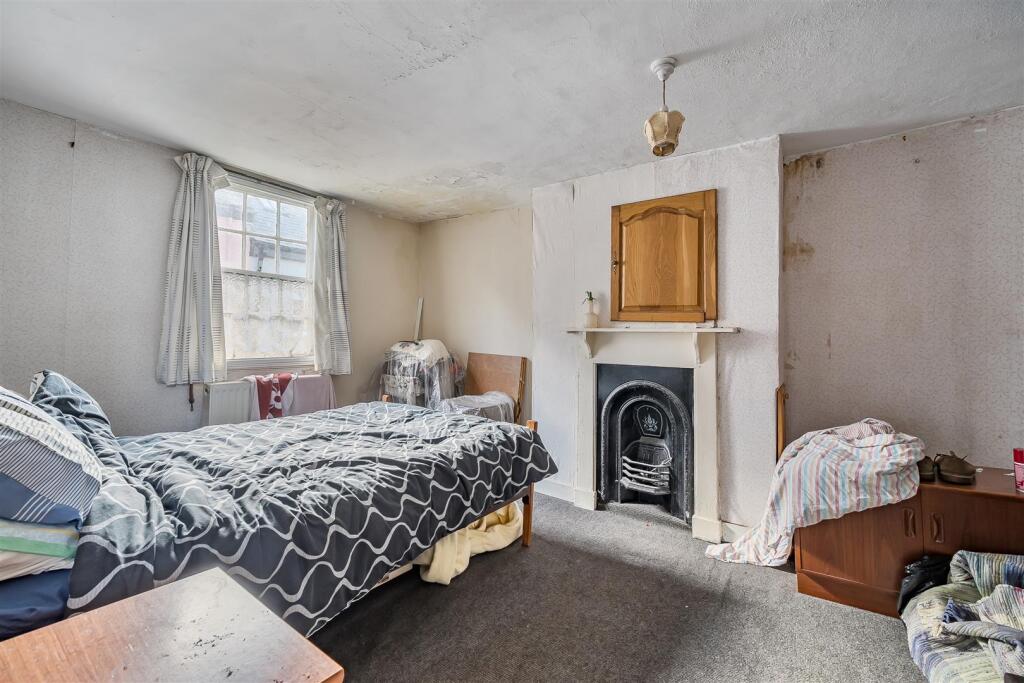 Rose Cottage BEDROOM 2.jpg