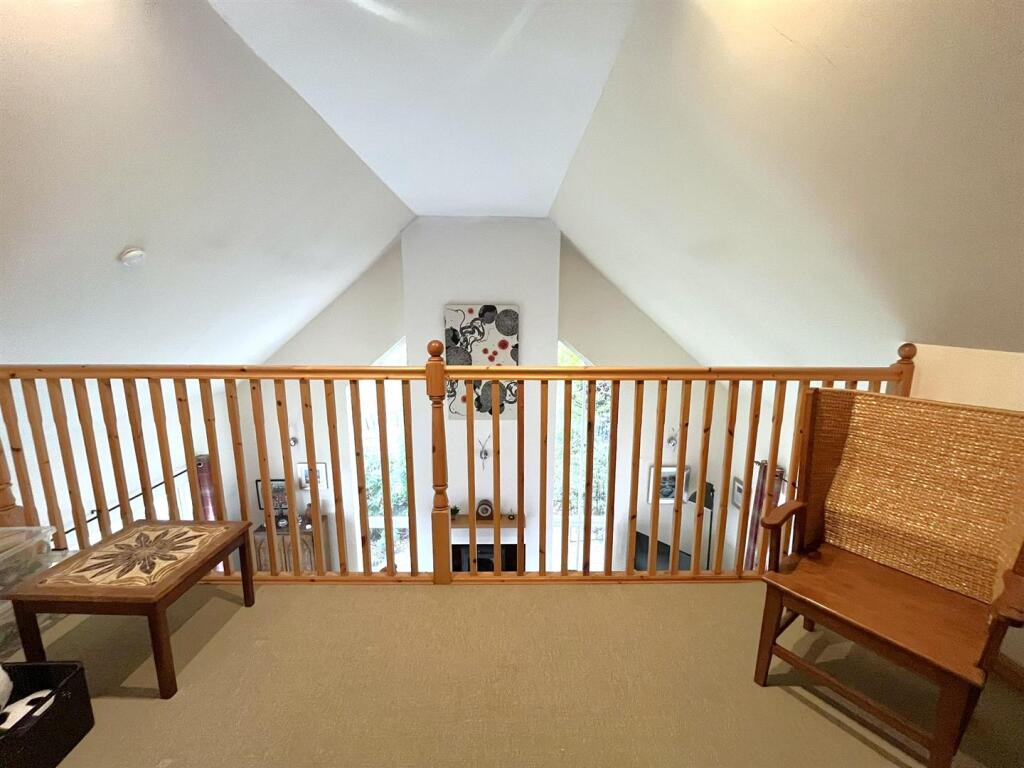 STAIRCASE &amp; MEZZANINE LANDING