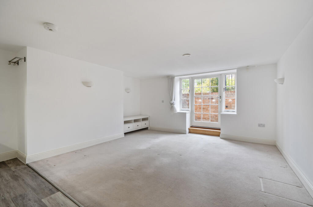 1369097-10-68ee10...