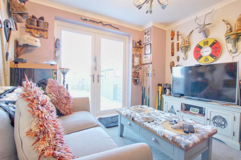 BEDROOM 2