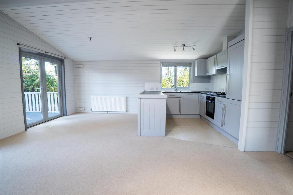 8 Marina View HQ-04.jpg