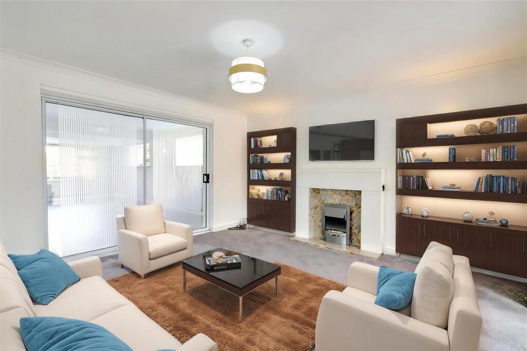 OvRmVkclaEKfwVO4eVpkvQ - Living Room - Standard - 