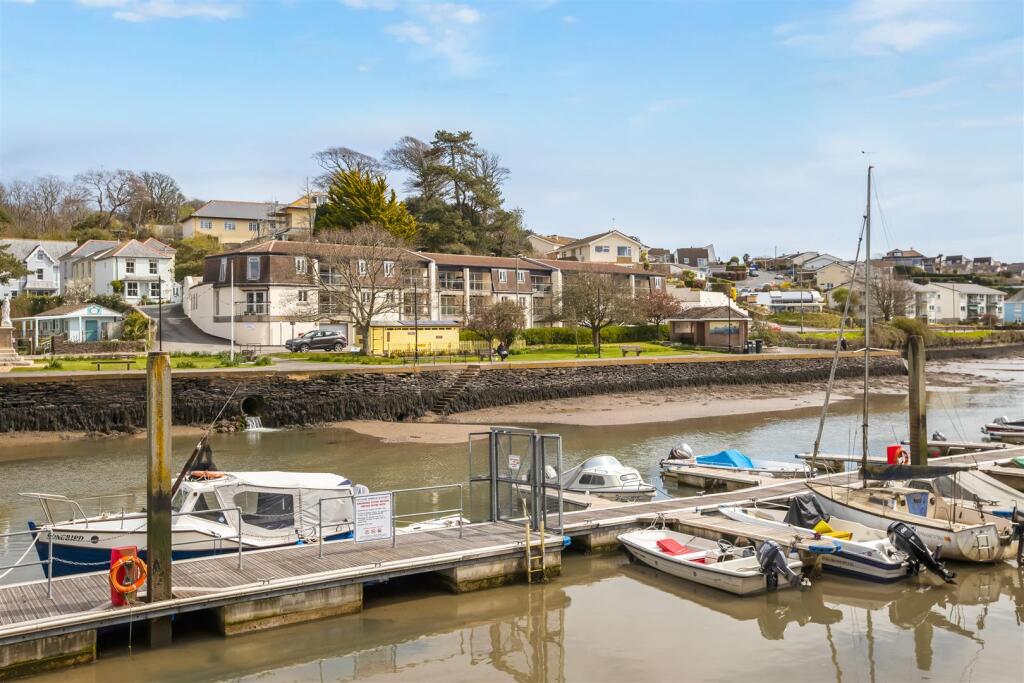 Building &amp; Estuary