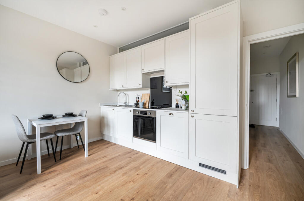 1329979-14-688254...