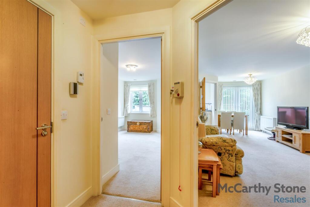 8658505-interior06.jpg