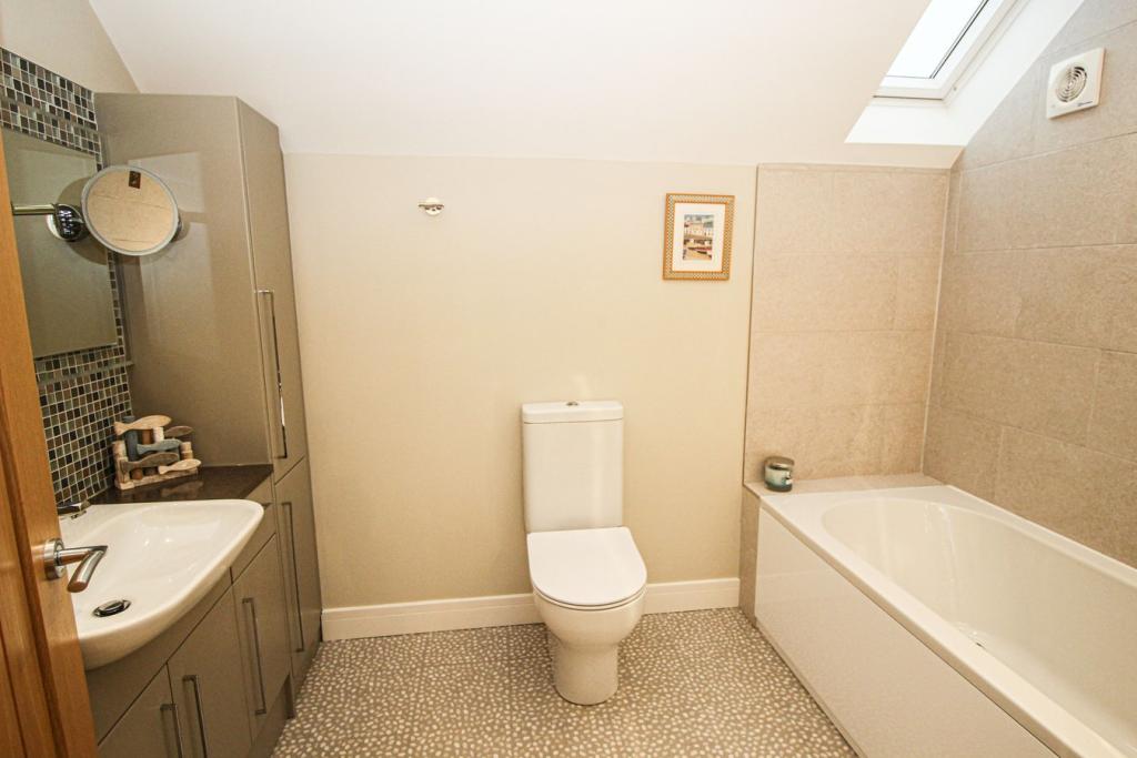 Master En-Suiter Sho