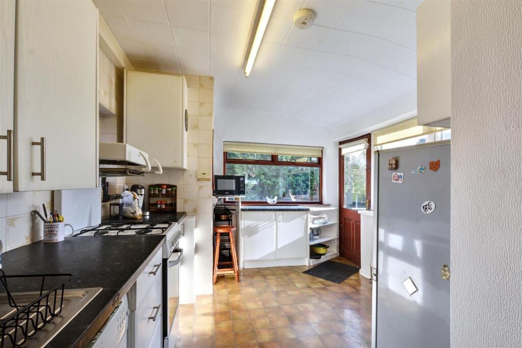 Kitchen_2.jpeg