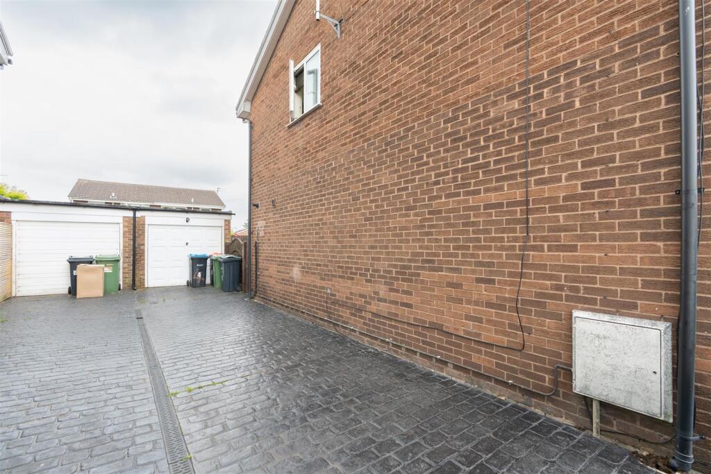 4 Lancaster Close -41.jpg