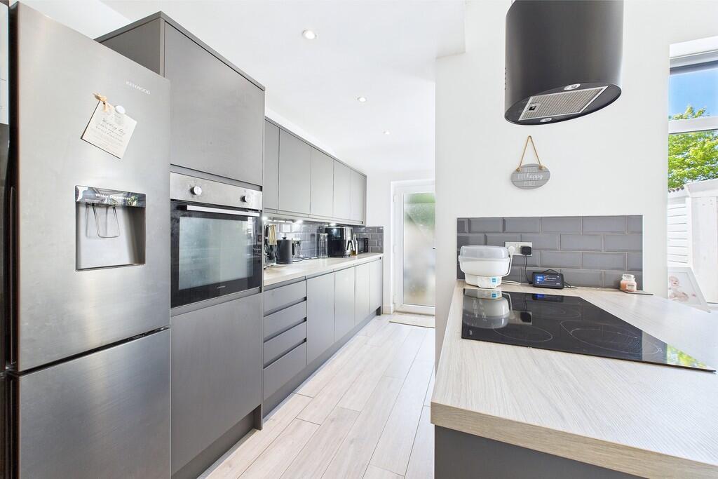 Family Dining Kit...