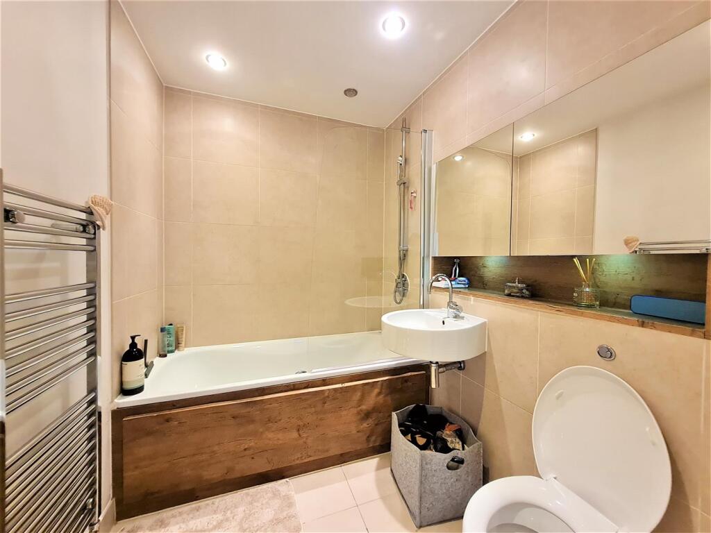 Balfour House, Bathroom, Eden Harper SW11