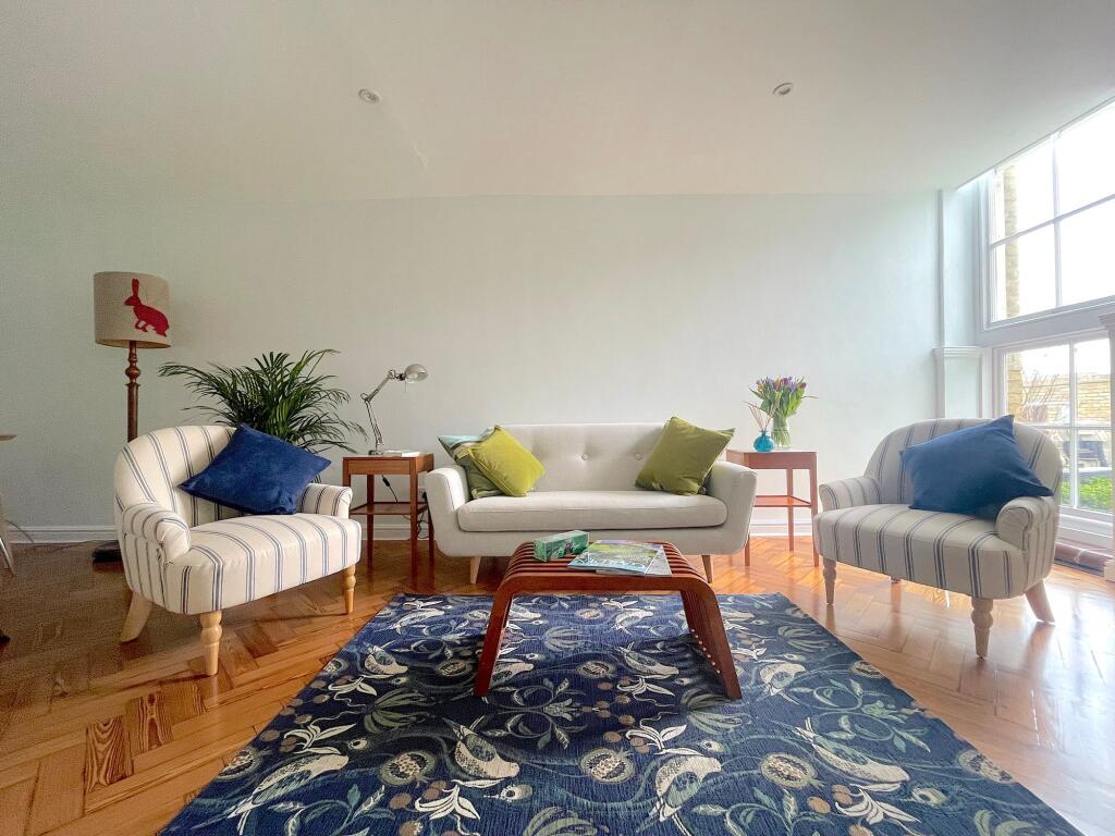 Living Room/Dining Room (4)