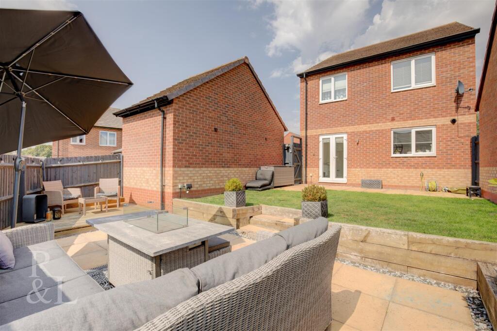 66 Askew Way (1).jpg