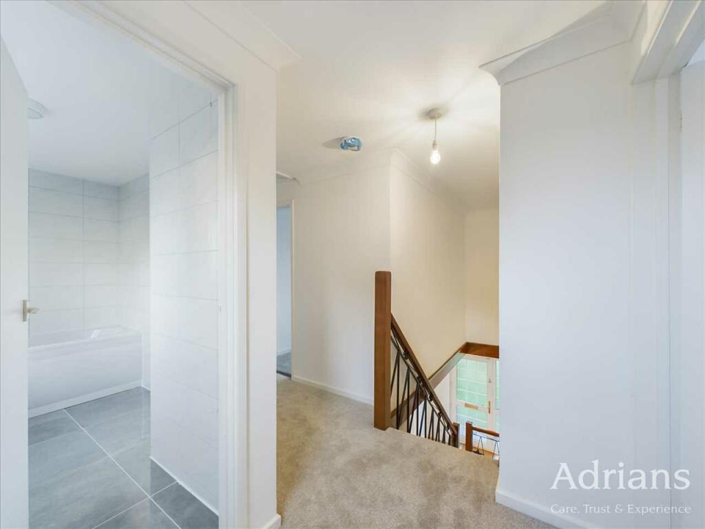 FIRST FLOOR LANDING