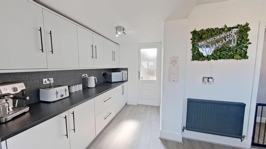 143-Llanrumney-Avenue-04112025_175626.jpg