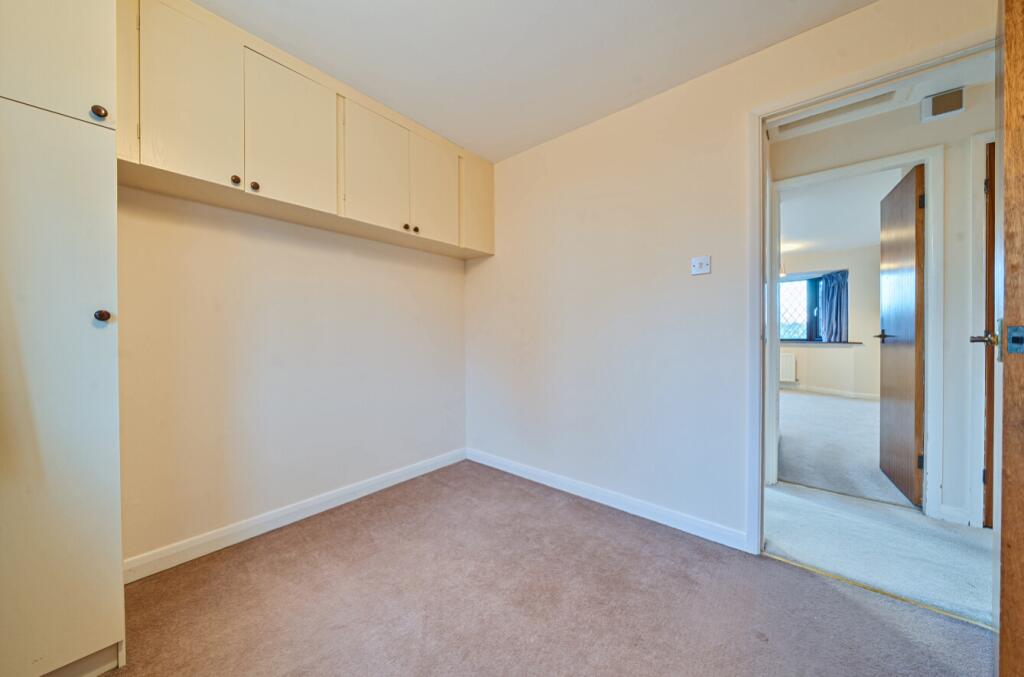 1393218-31-69405cad3f8e7-ARW-1