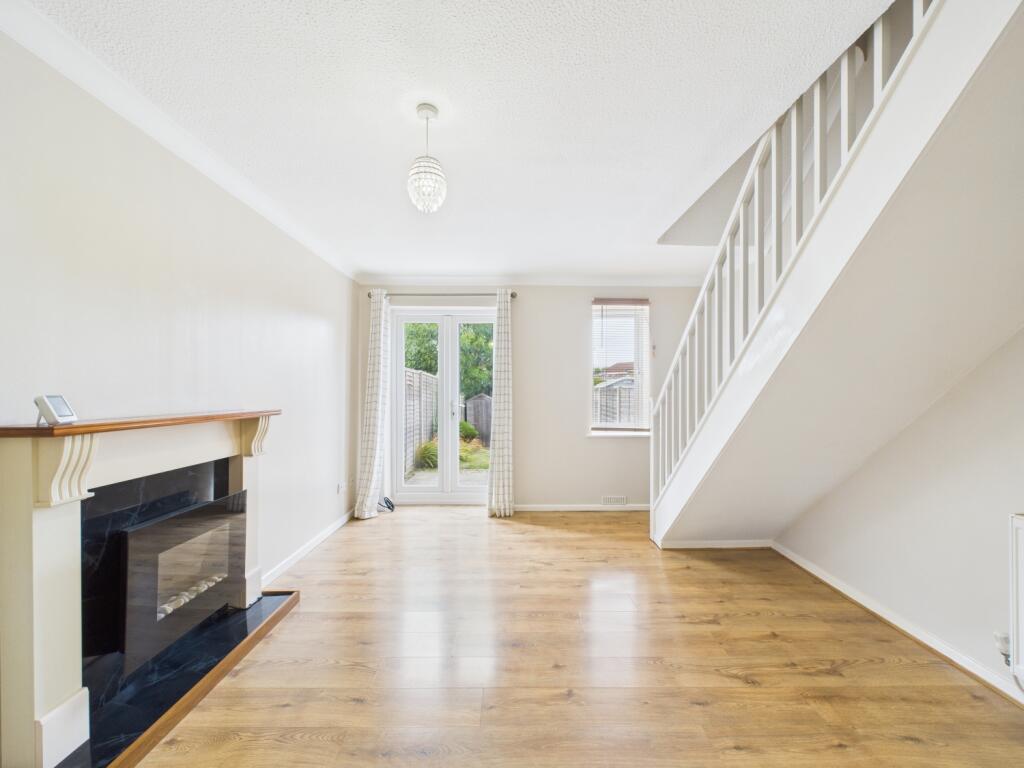 CAM02023G0-PR0165-STILL006