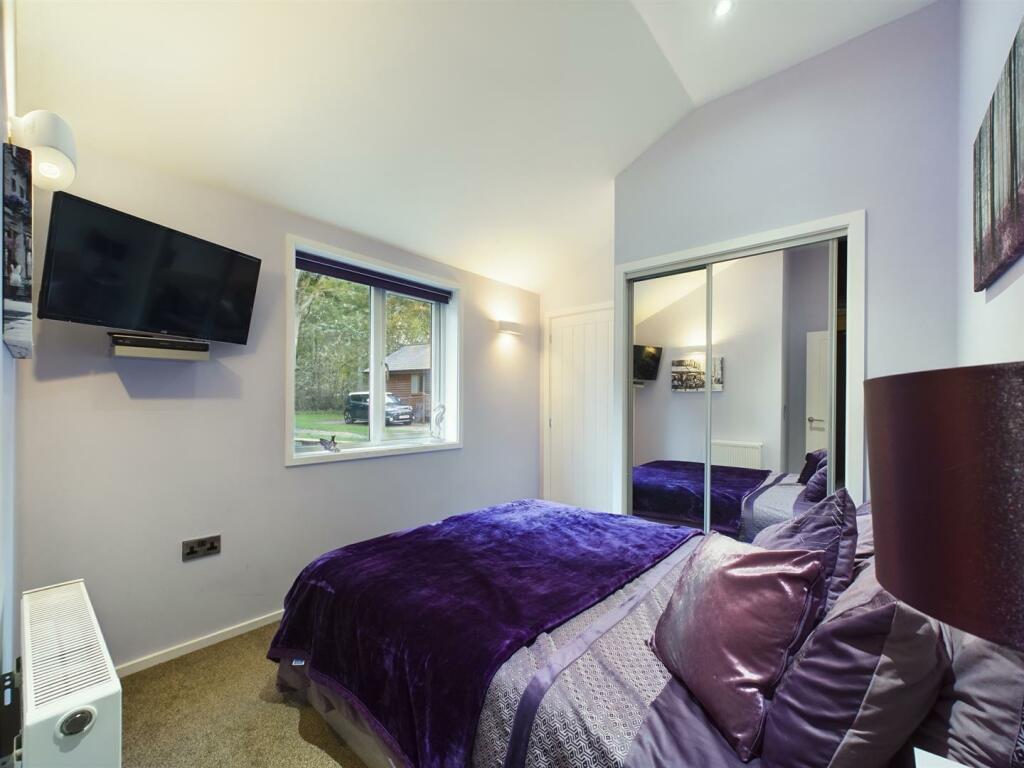 Bedroom: