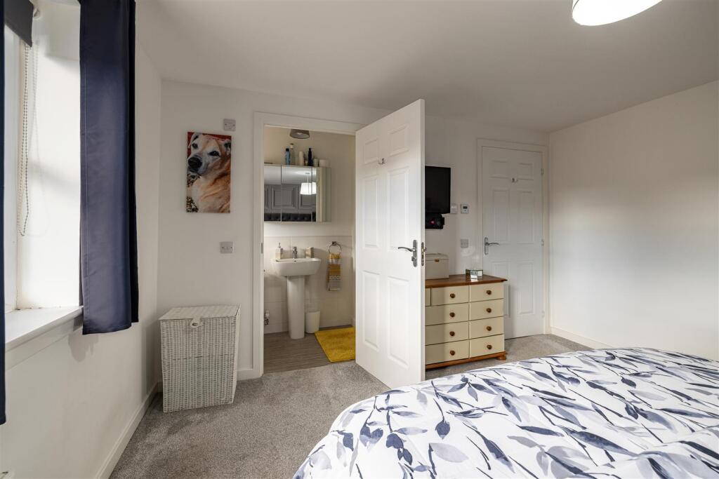 8 Knoll Park Avenue Galashiels 46.JPG