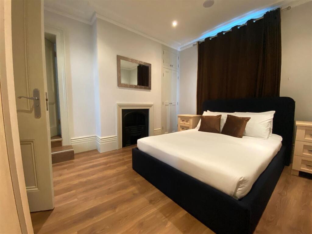 1, 99 BUCKINGHAM ROAD BED NEW.jpeg