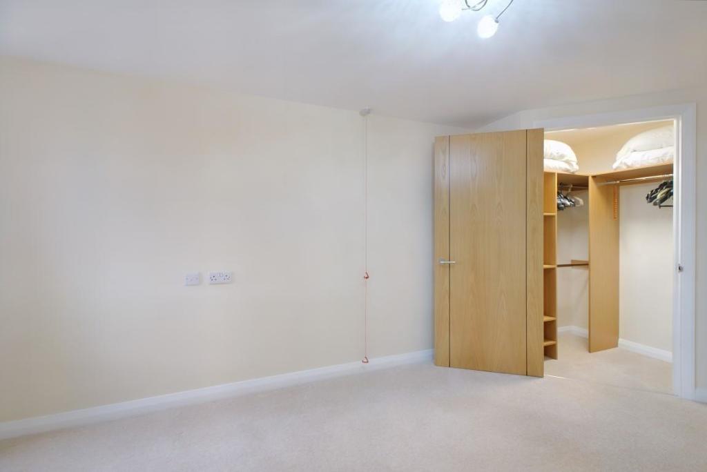 8531114-interior19 (Medium).JPG