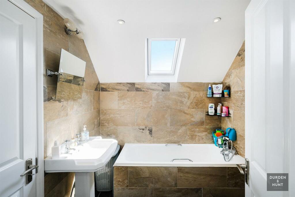 Woodgreen Road 15.jpg