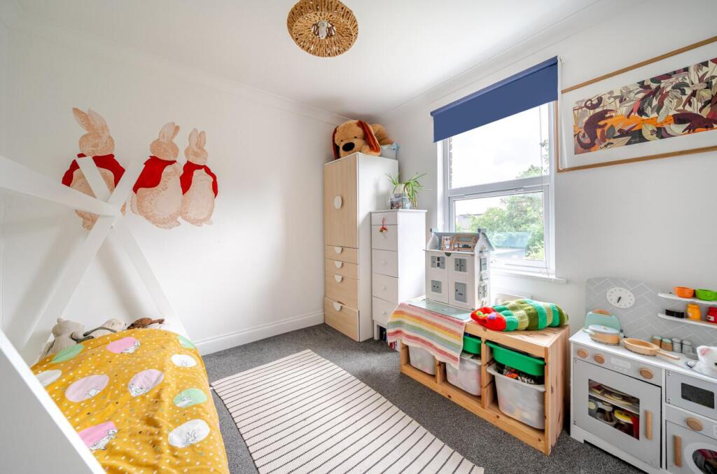 Bedroom 2a.jpg