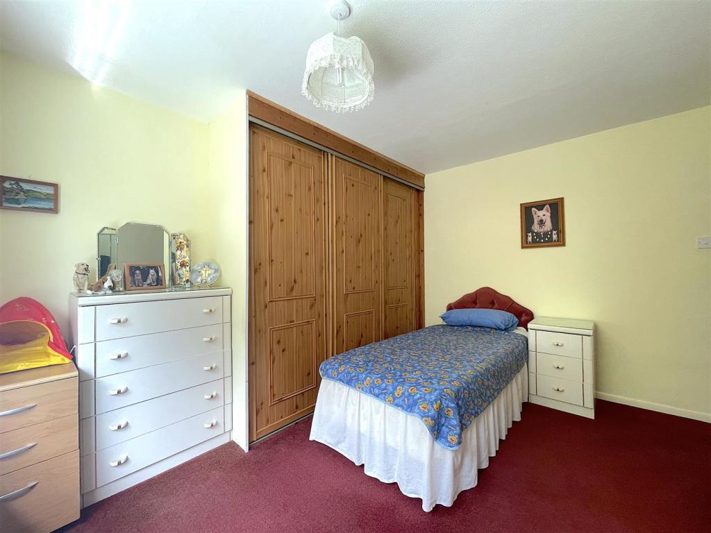 Bedroom One (2).jpeg