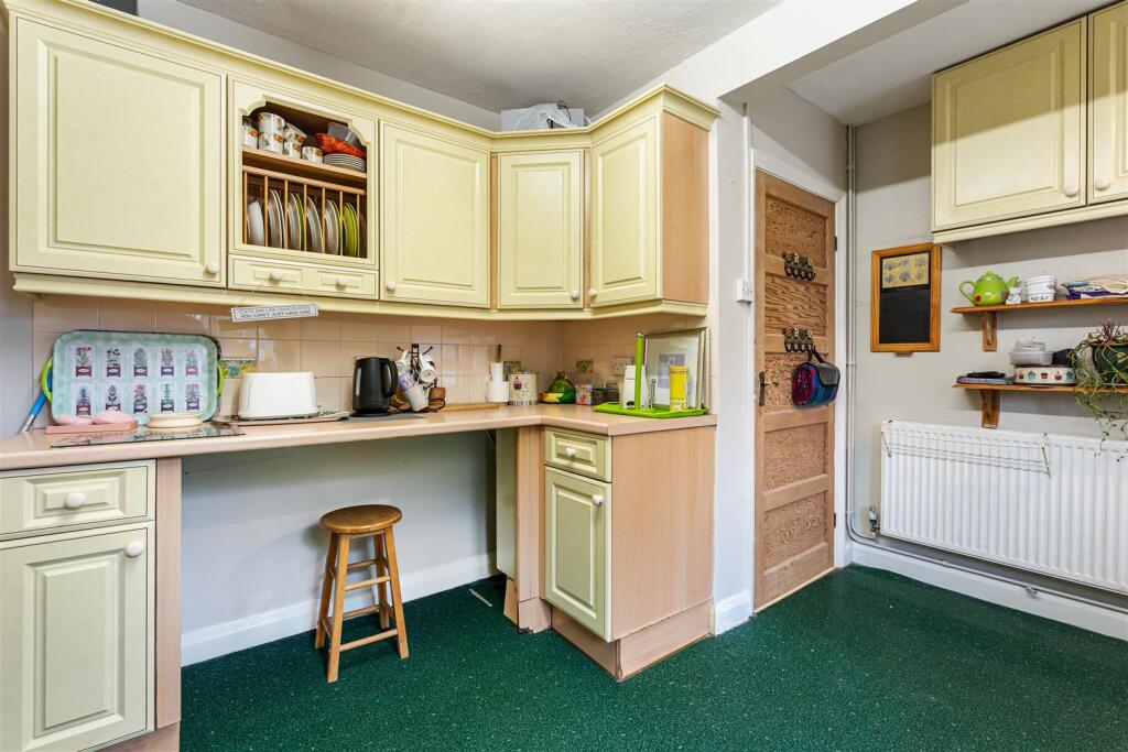 Kitchen / Breakfast Room