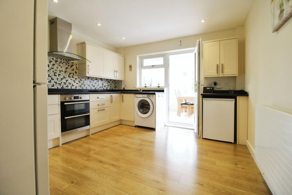 Kitchen / Breakfast Room