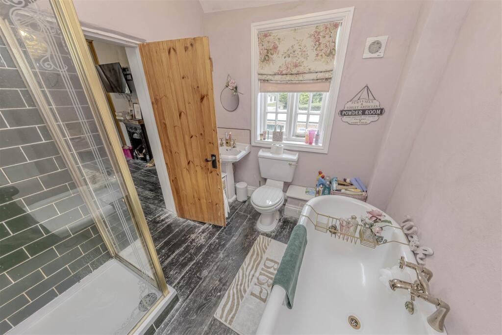 Ensuite Bathroom