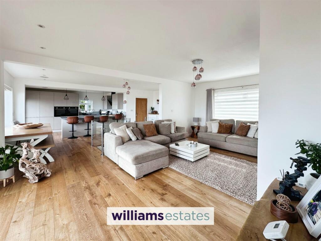 Open Plan Living Room/ Kitchen